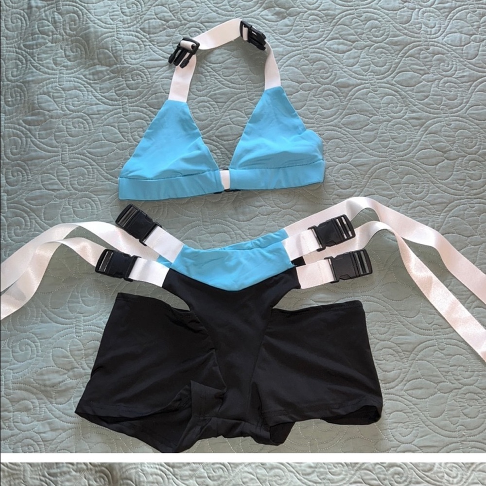 ISO Neon 2 Peice rave set.
